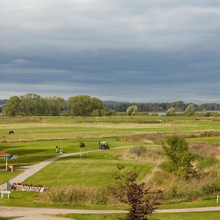 Landhotel Schloss Teschow Teterow Esterno foto