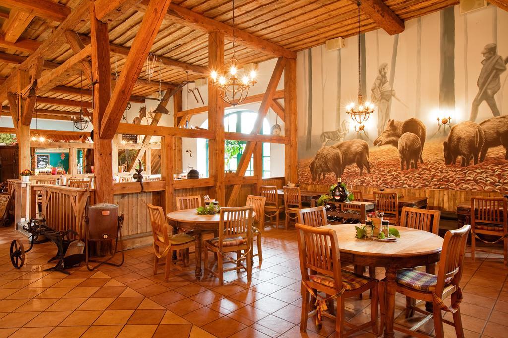 Landhotel Schloss Teschow Teterow Esterno foto